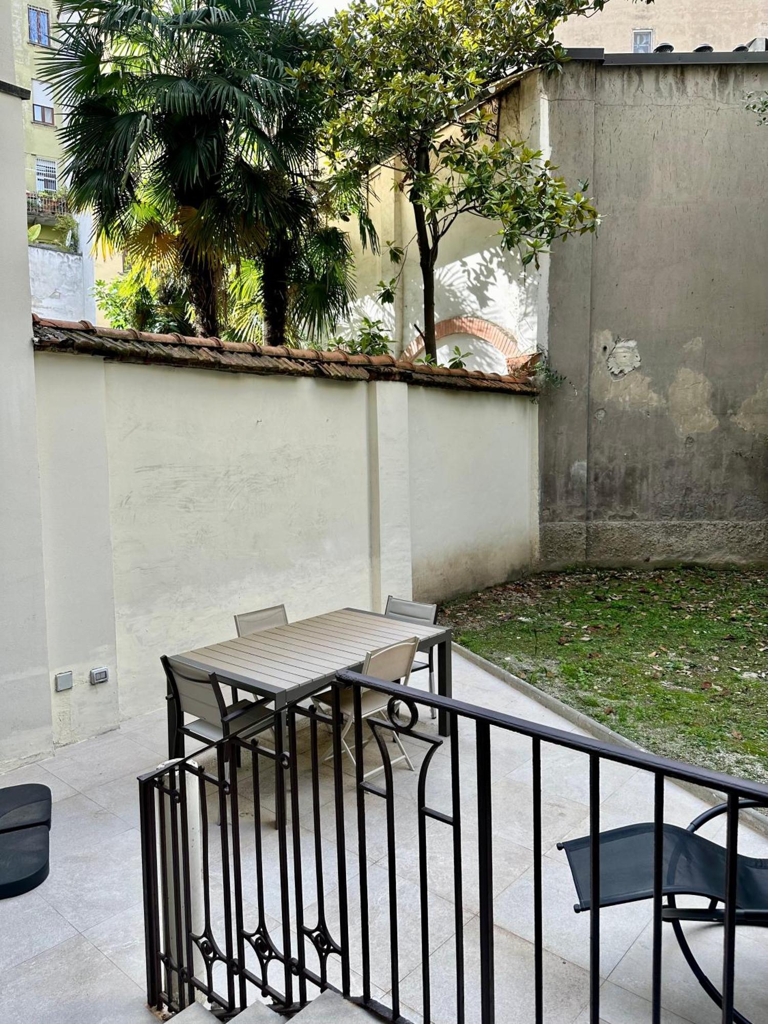 Lr Deluxe Apartments - Porta Venezia - Bilocale Con Giardino Privato 밀라노 외부 사진