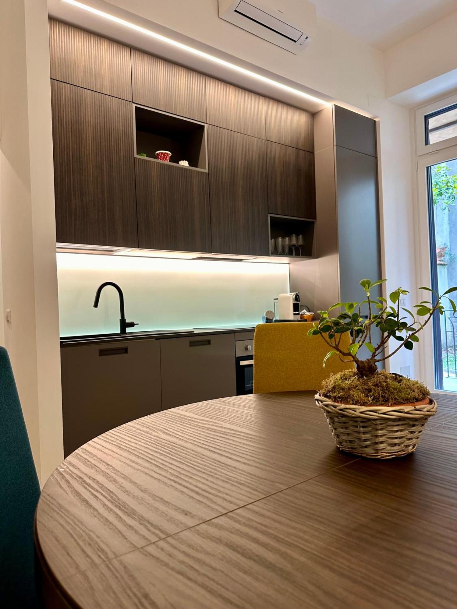 Lr Deluxe Apartments - Porta Venezia - Bilocale Con Giardino Privato 밀라노 외부 사진