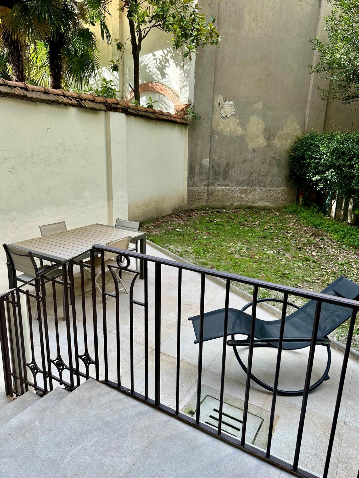 Lr Deluxe Apartments - Porta Venezia - Bilocale Con Giardino Privato 밀라노 외부 사진