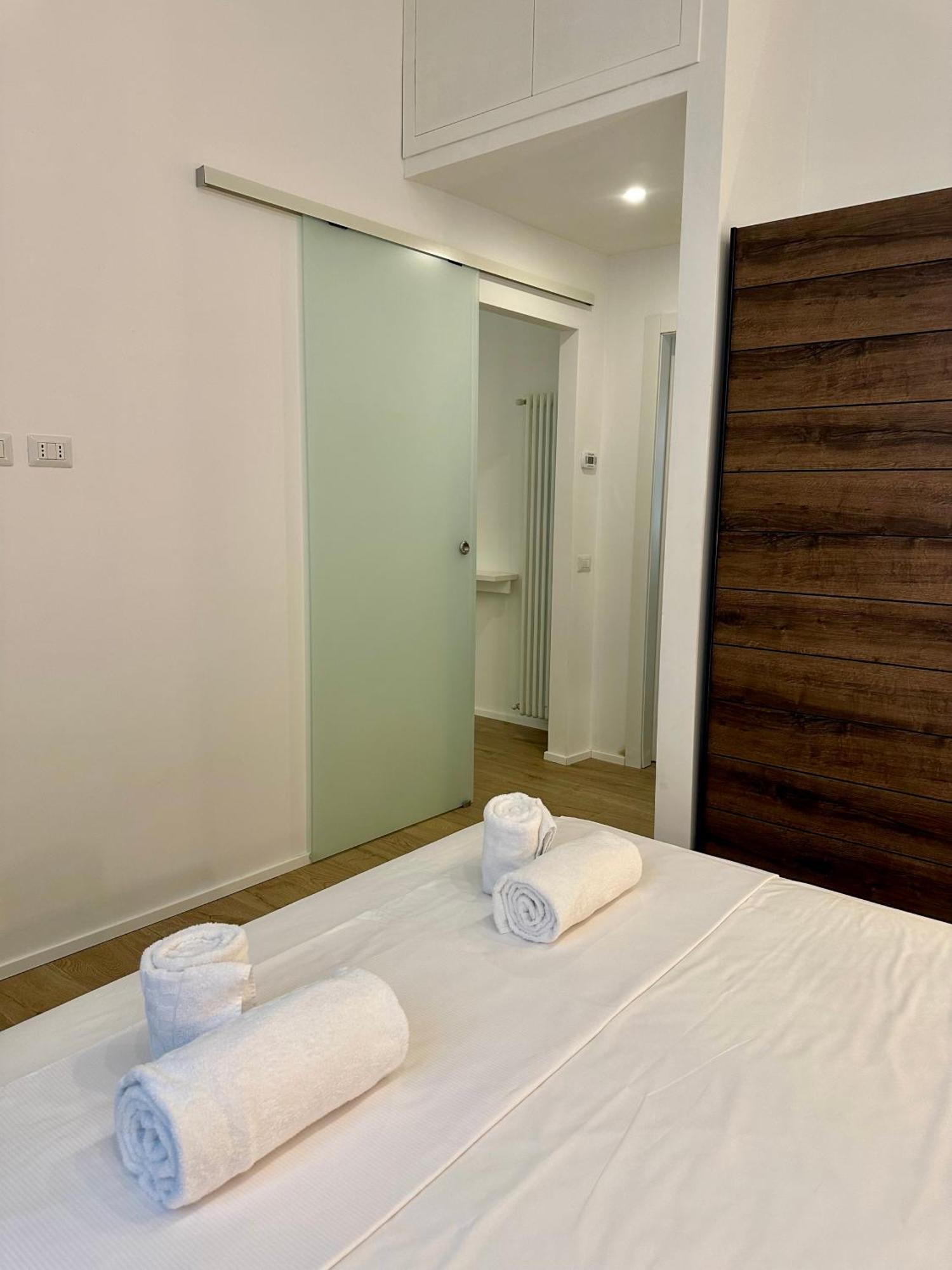 Lr Deluxe Apartments - Porta Venezia - Bilocale Con Giardino Privato 밀라노 외부 사진