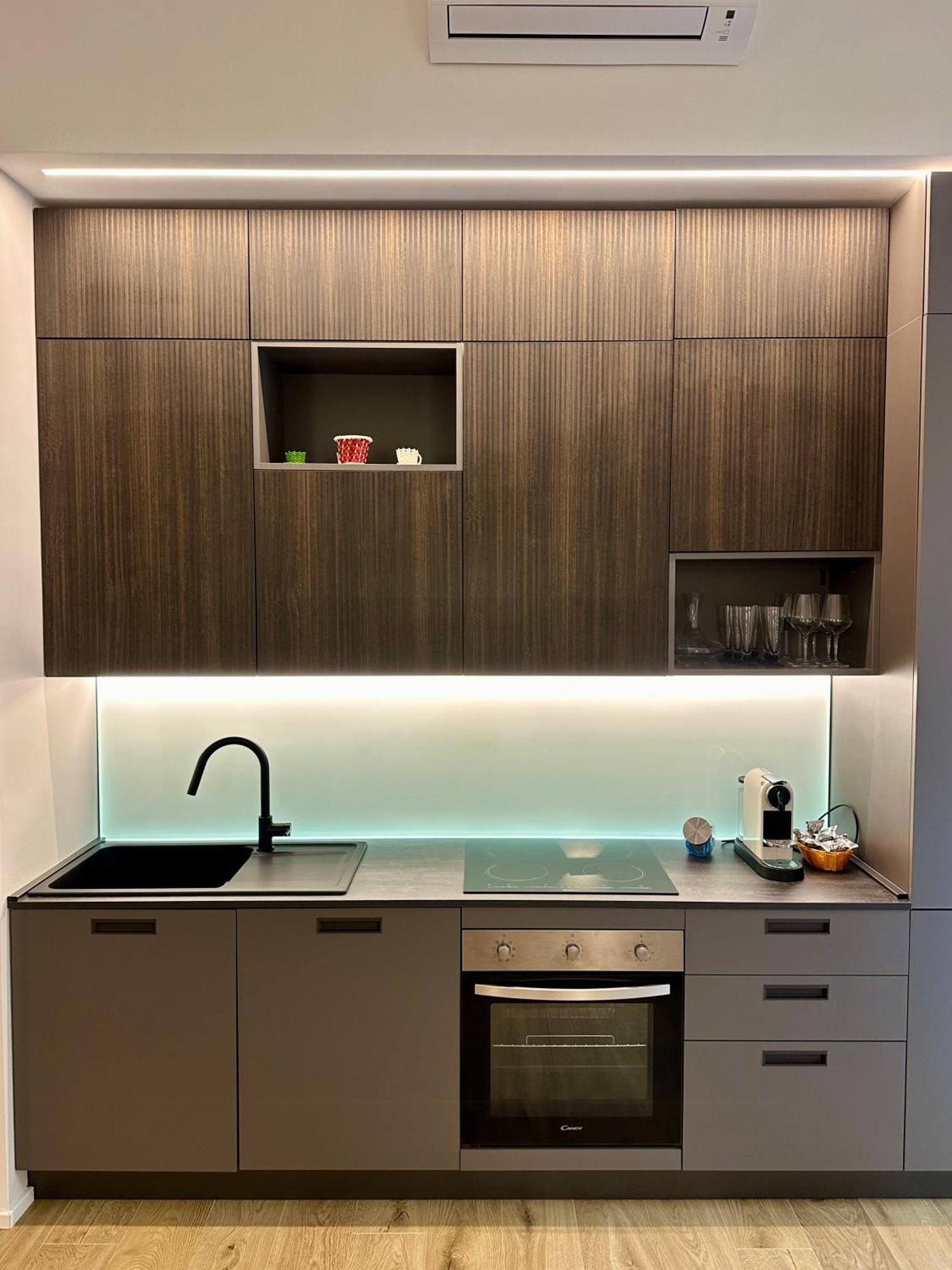 Lr Deluxe Apartments - Porta Venezia - Bilocale Con Giardino Privato 밀라노 외부 사진